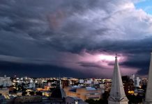 Fuertes ráfagas de viento y caída de granizo: una fuerte tormenta azotó a Olavarría