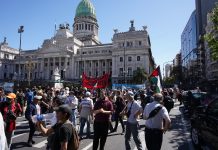 Los movimientos sociales, piqueteros y sindicatos anunciaron protestas para este mes contra la reforma laboral