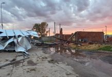 Un fuerte temporal en Carlos Casares provocó múltiples destrozos y hay varias ciudades bajo alerta amarilla